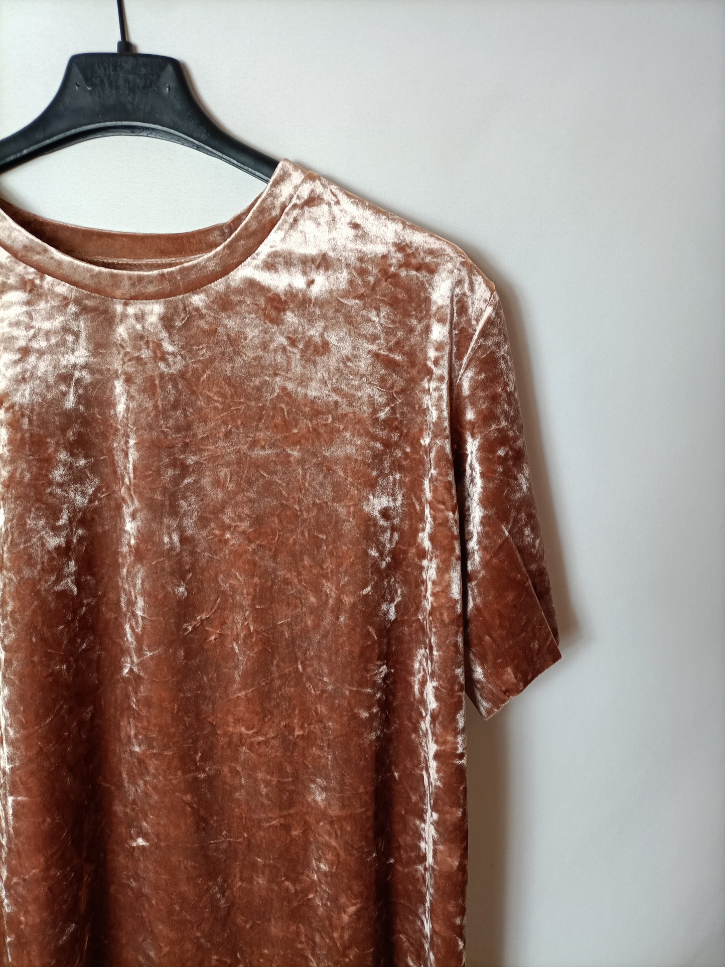 BERSHKA. Camiseta terciopelo rosa T.xs