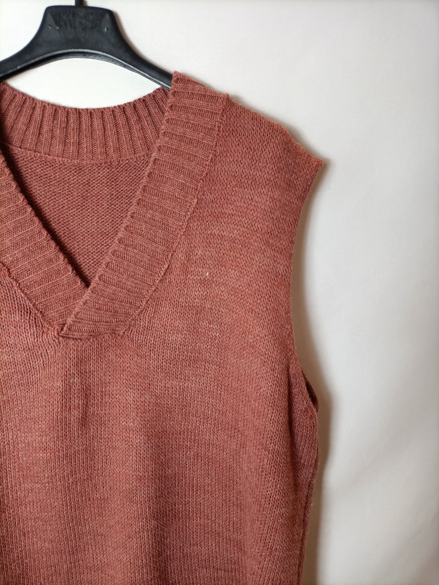 OTRAS. Chaleco rosa oscuro T.u(s/m)