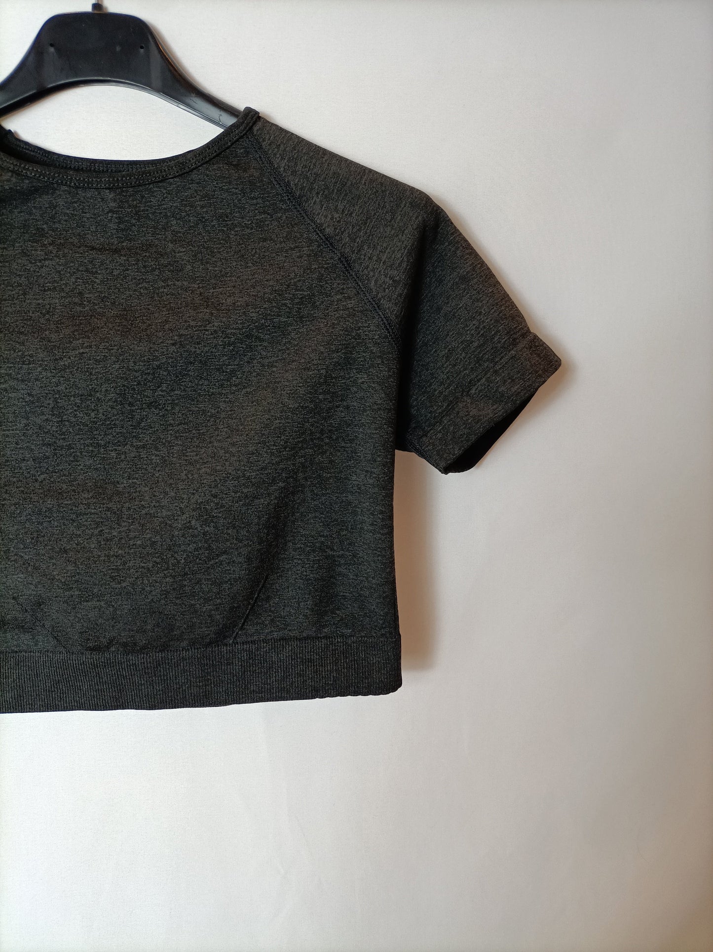 OTRAS. Camiseta crop gris T.u(s)