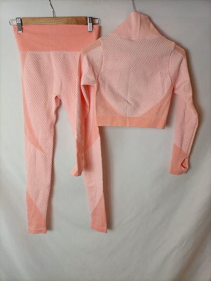 OTHERS. Ts textured sports set