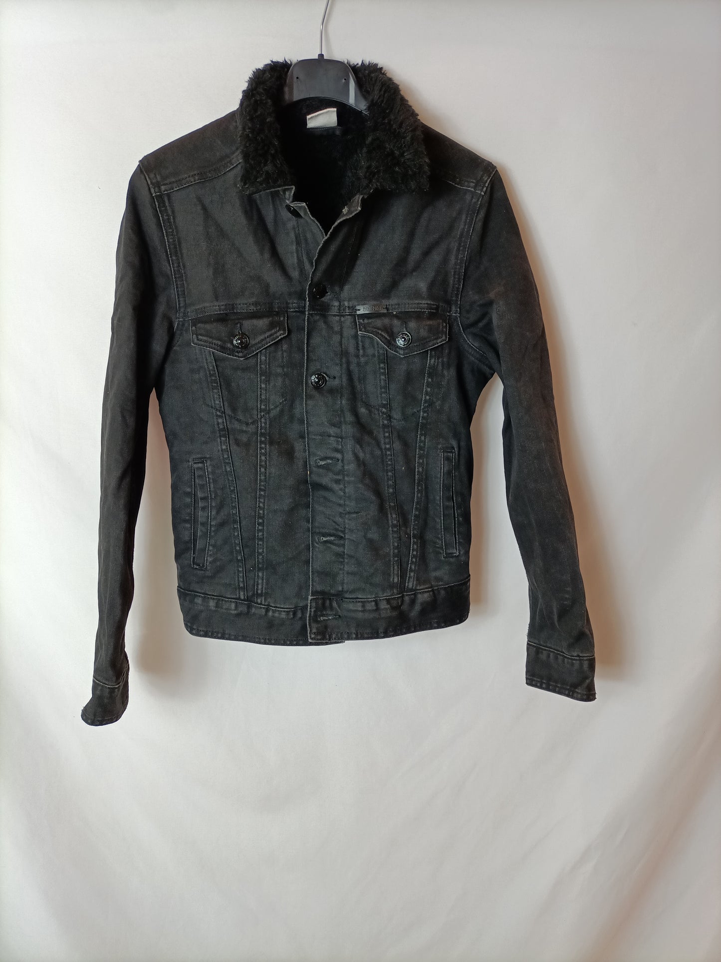 H&M. Chaqueta negra borrego T.34