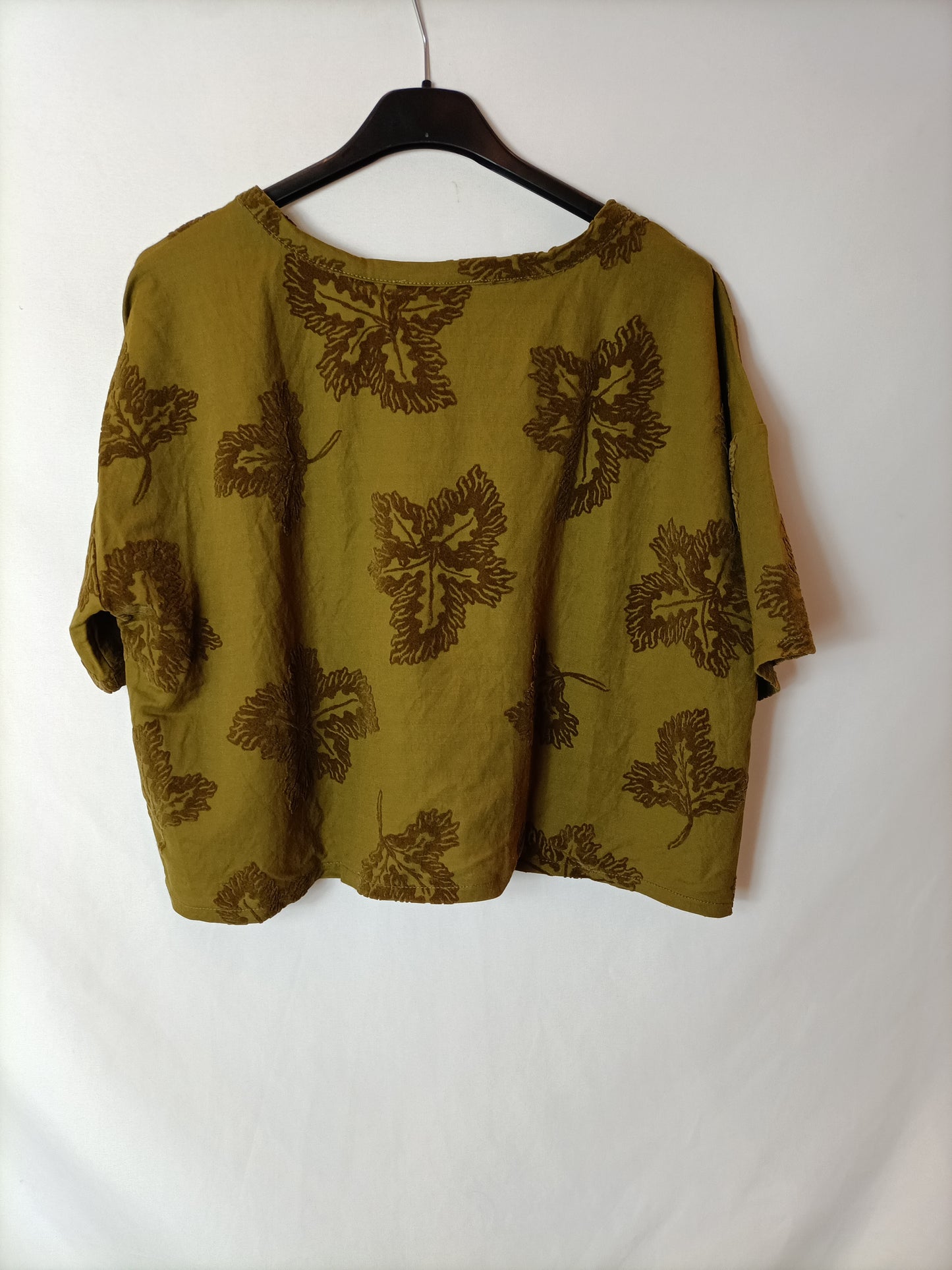 ZARA. Top verde bordado T.s