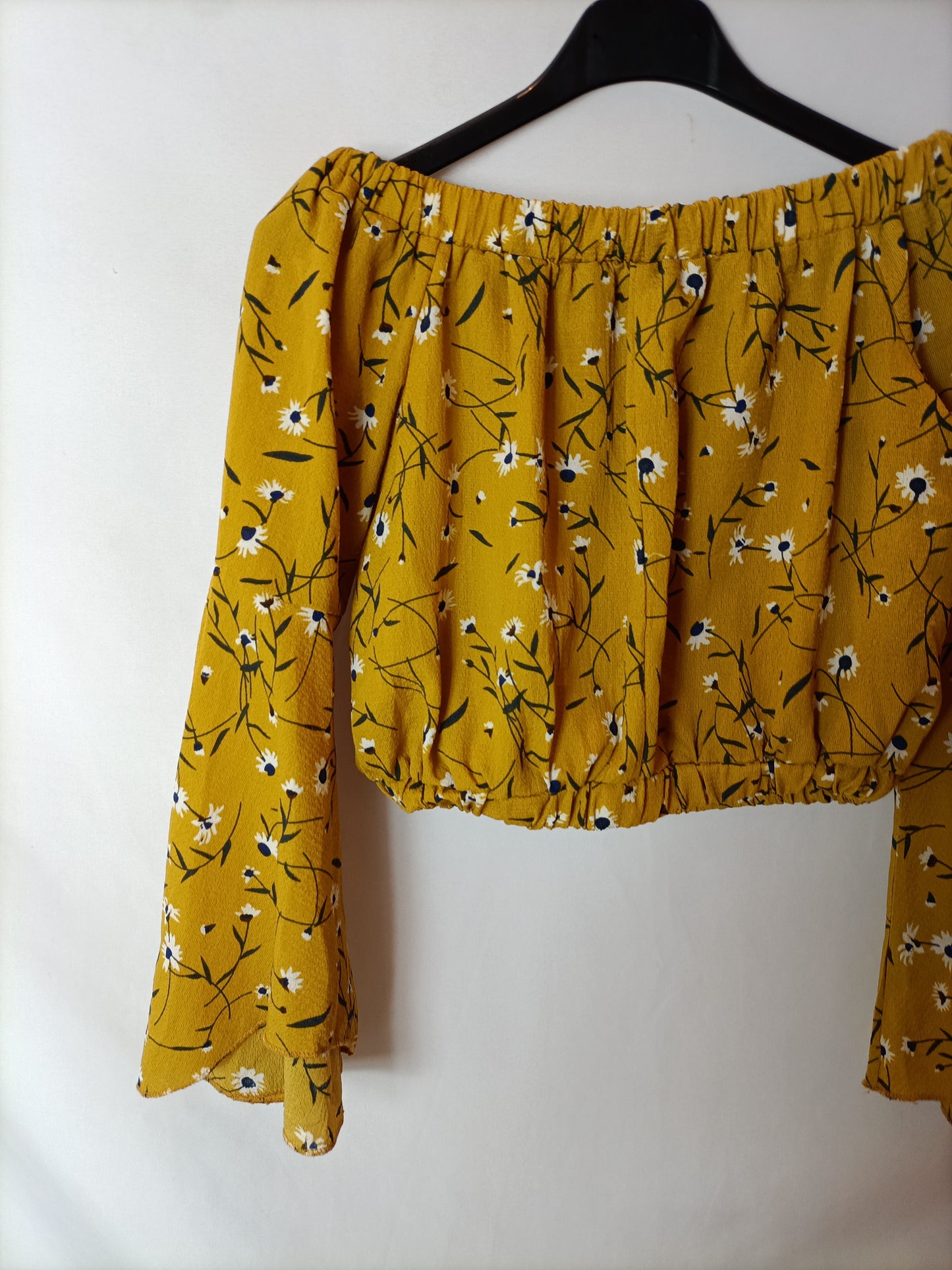 OTRAS. Top amarilla flores Tu(s)