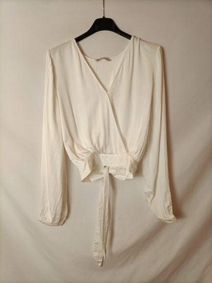 STRADIVARIUS. Top blanco cruzado T.s