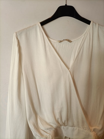 STRADIVARIUS. Top blanco cruzado T.s