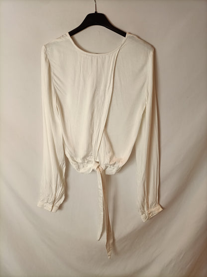 STRADIVARIUS. Top blanco cruzado T.s