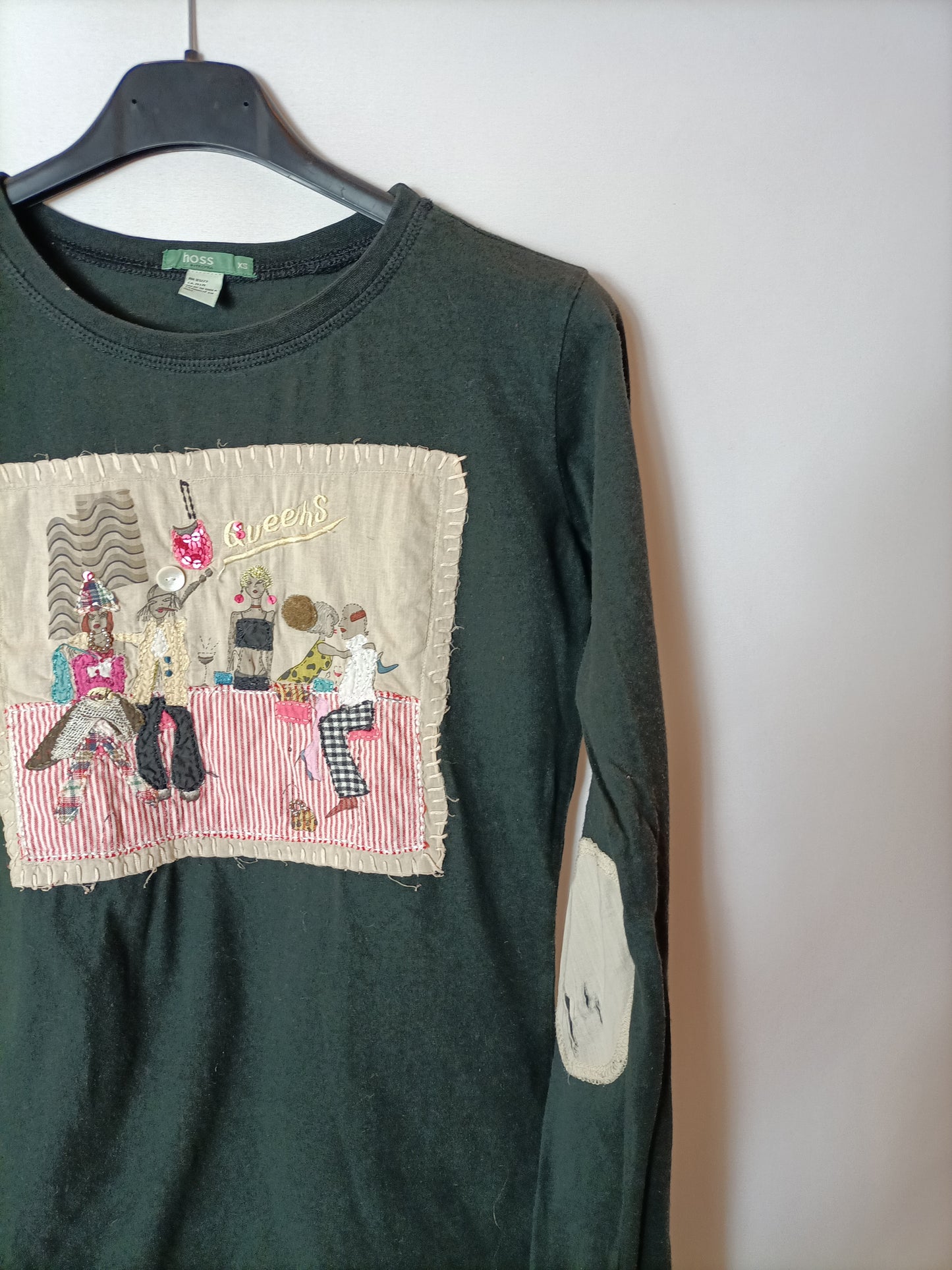 HOSS INTROPIA. Camiseta negra  dibujo T.xs