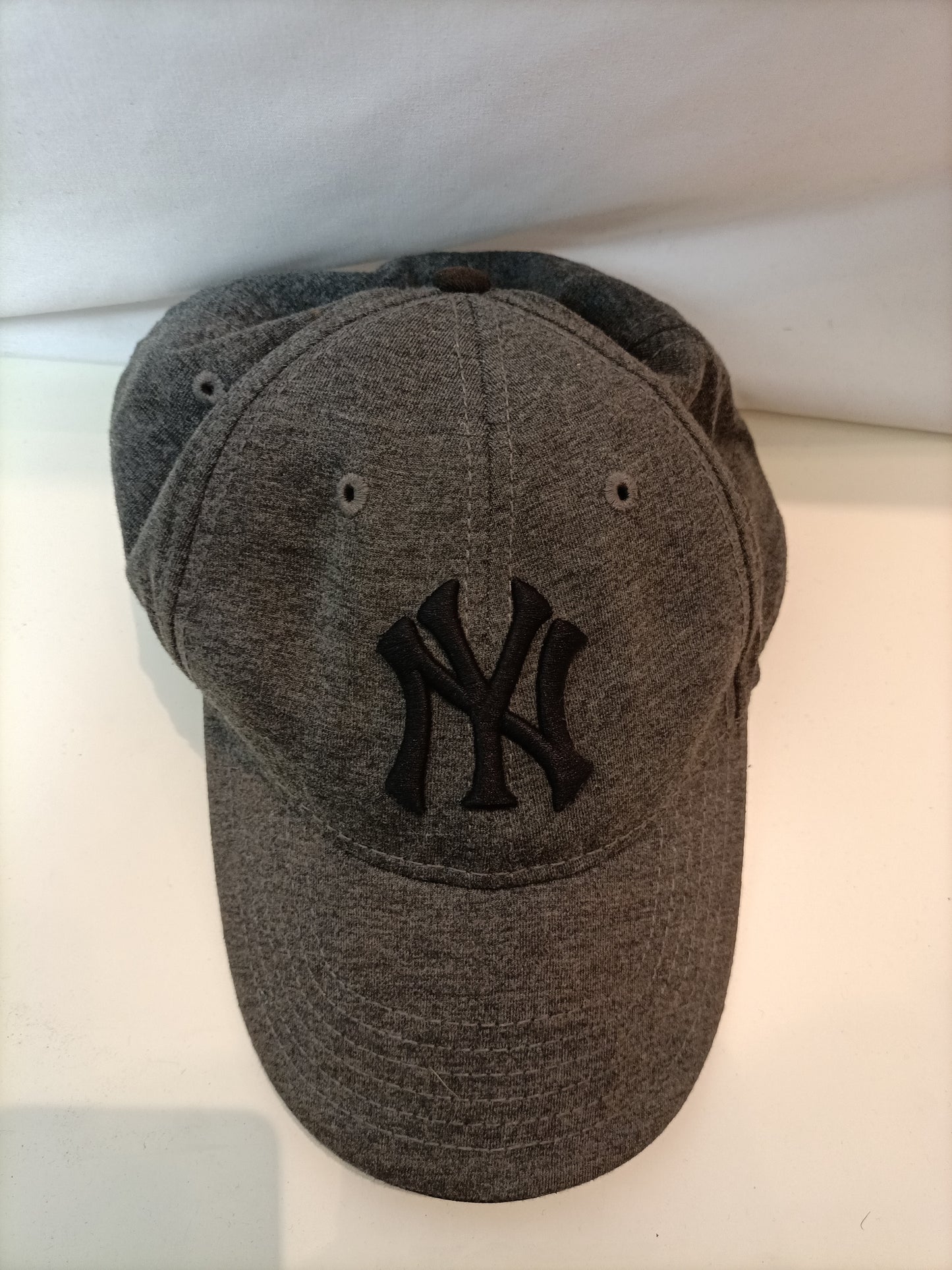 OTHERS. New York gray cap