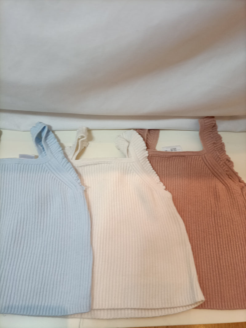 ZARA. Pack 3 tops canalé. T9-12 meses