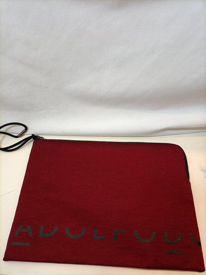 ADOLFO DOMINGUEZ. Bolso burdeos