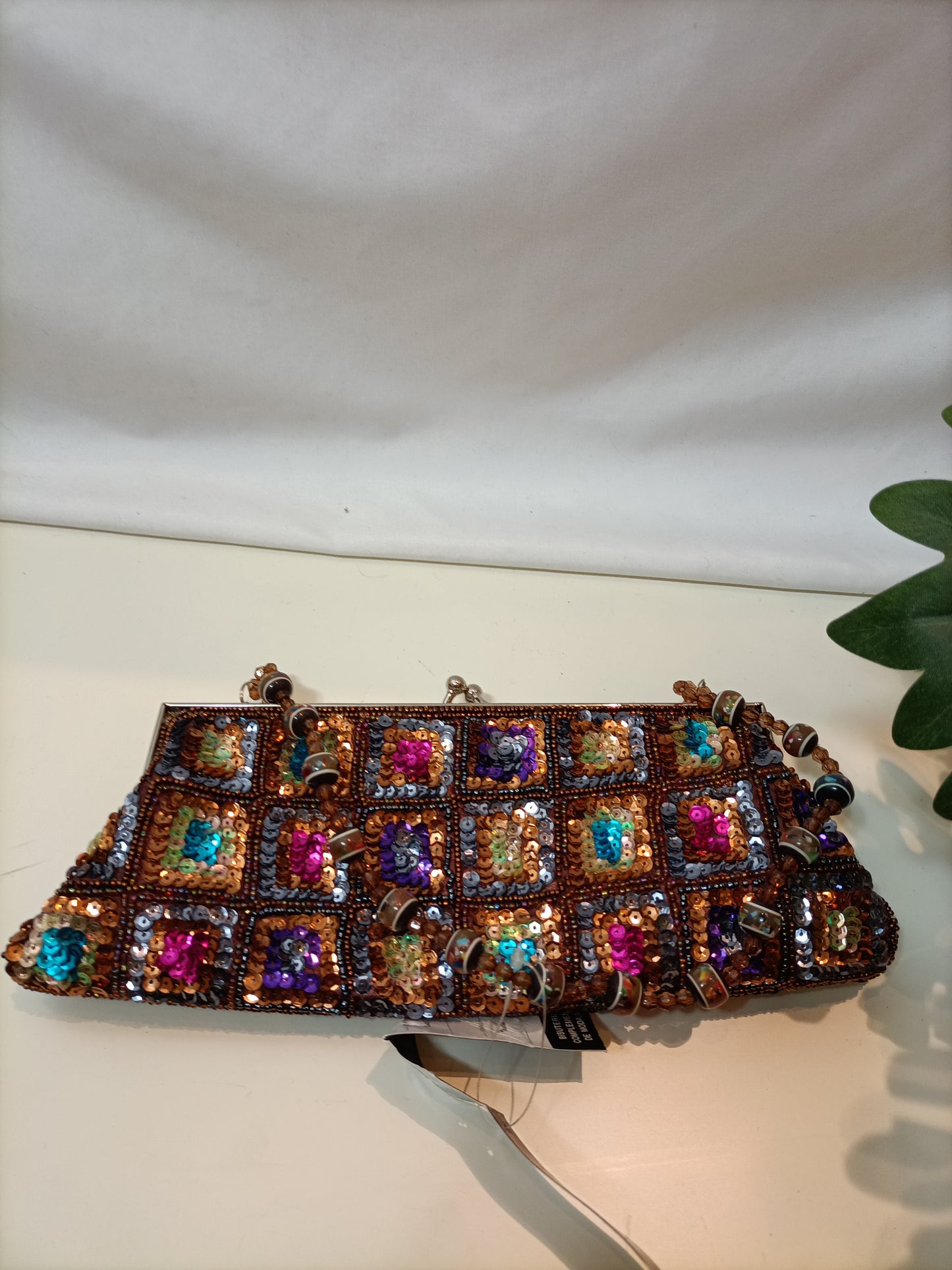 BEGOÑA TORRES. Bolso mano lentejuelas