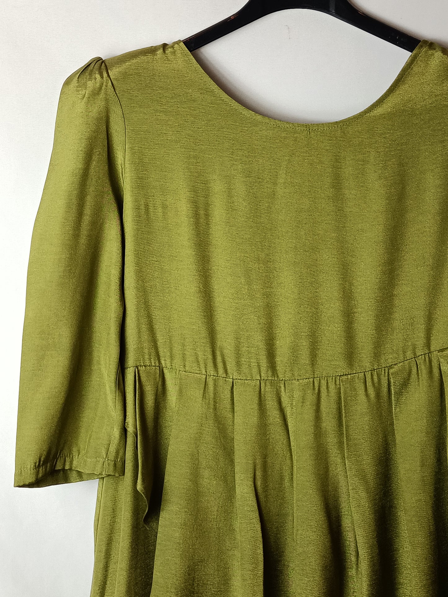 MOMILA. Green Ts midi dress