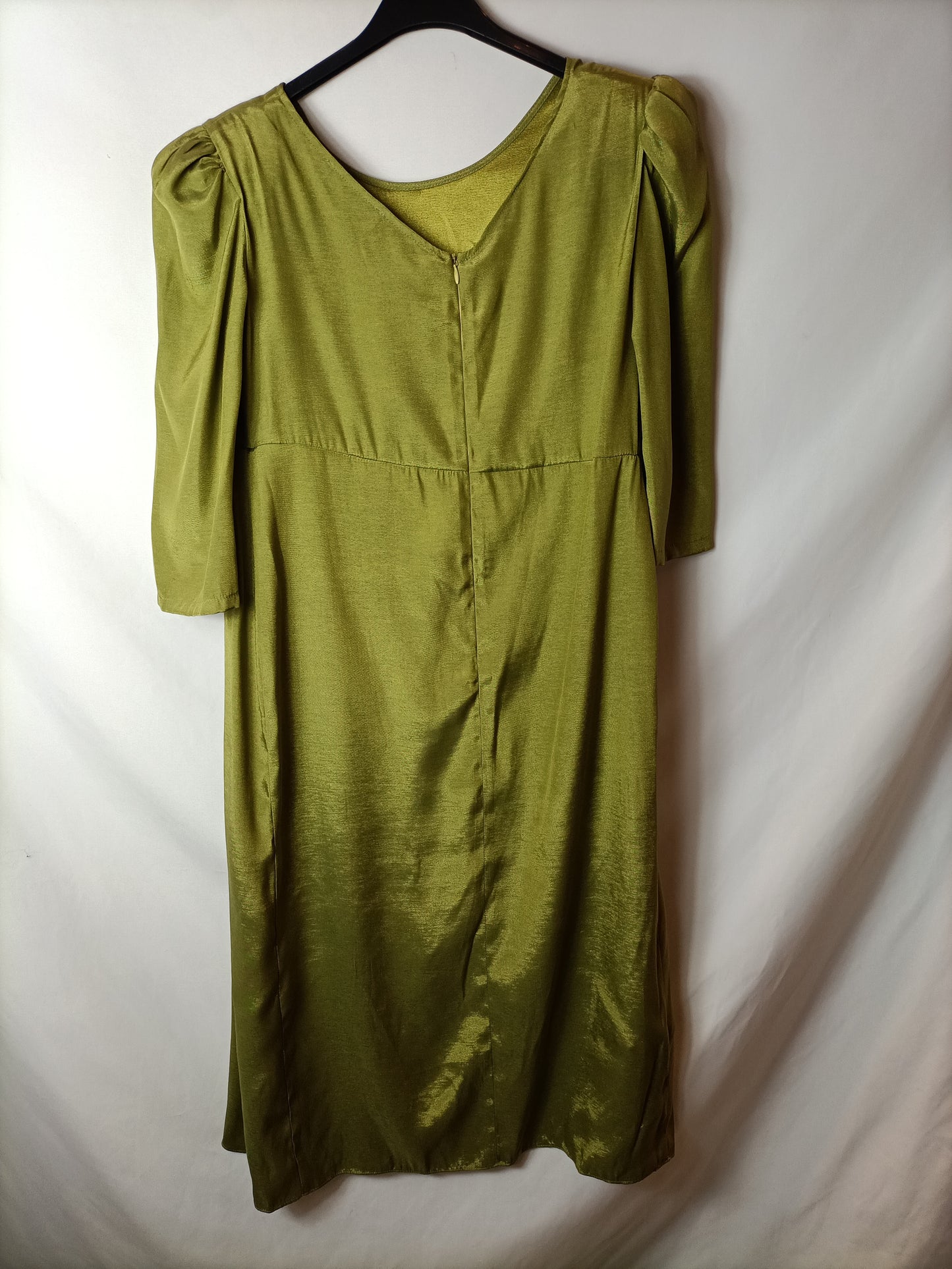 MOMILA. Green Ts midi dress