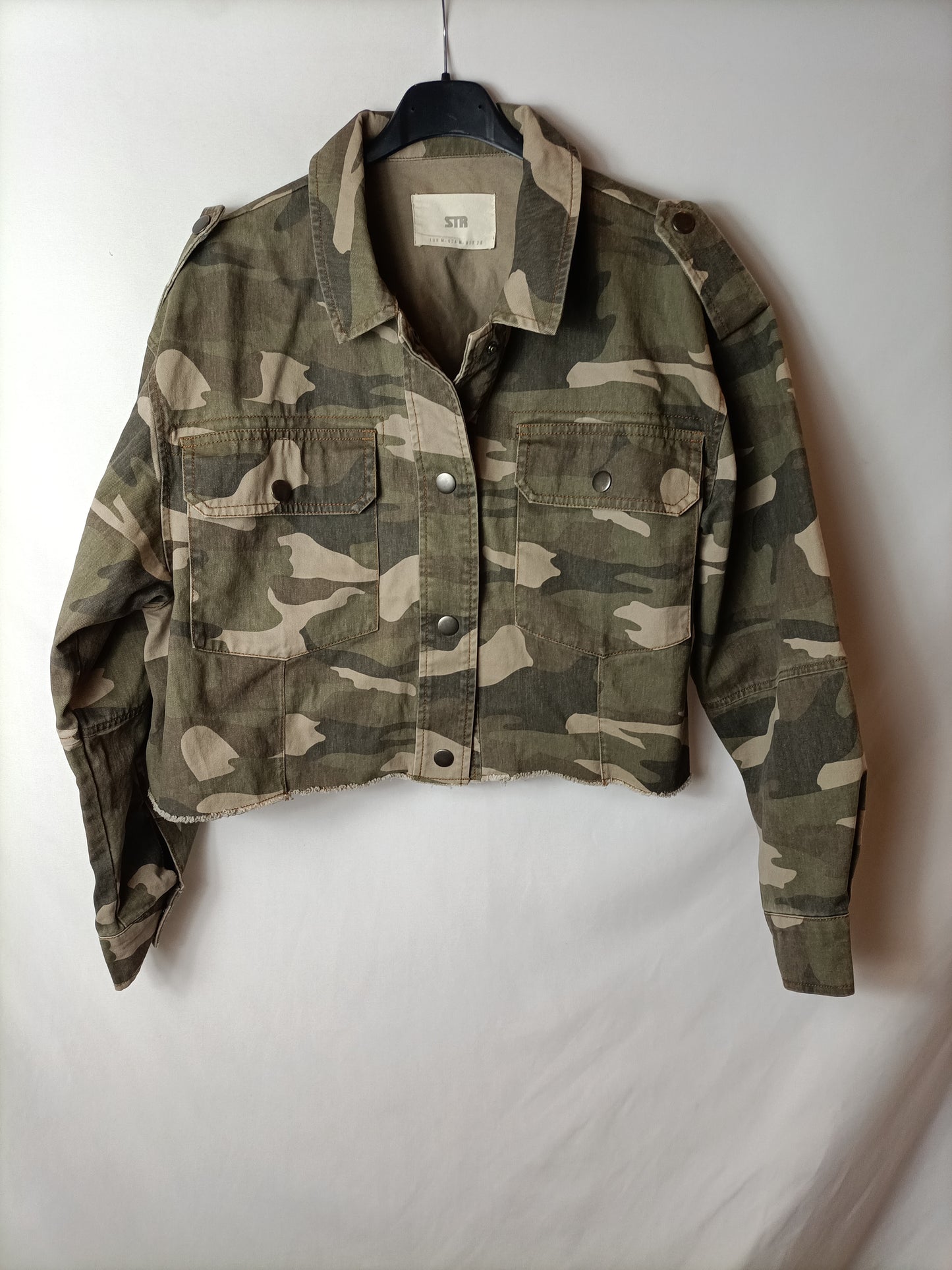 ZARA, Chaqueta corta camuflaje T.m