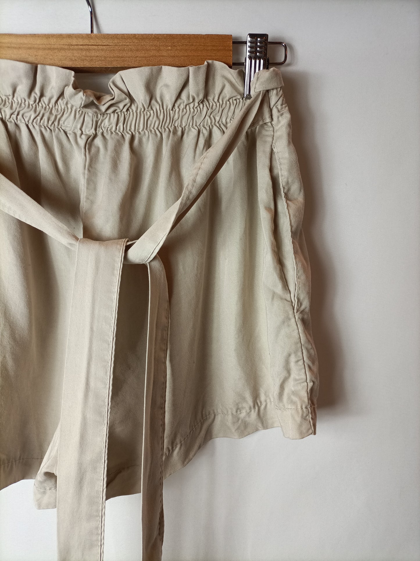 LUA. Short beige fluido. T L (S/M)