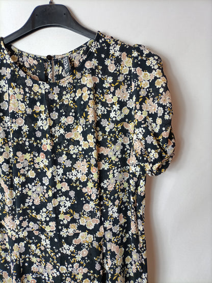 PIECES. Vestido estampado flores  midi. T. XS/S
