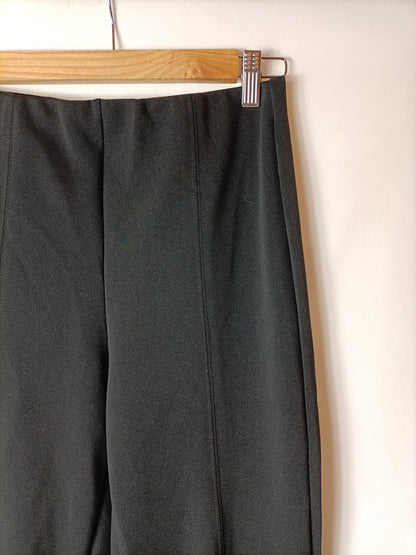 STRADIVARIUS. Pantalón negro apertura. T M