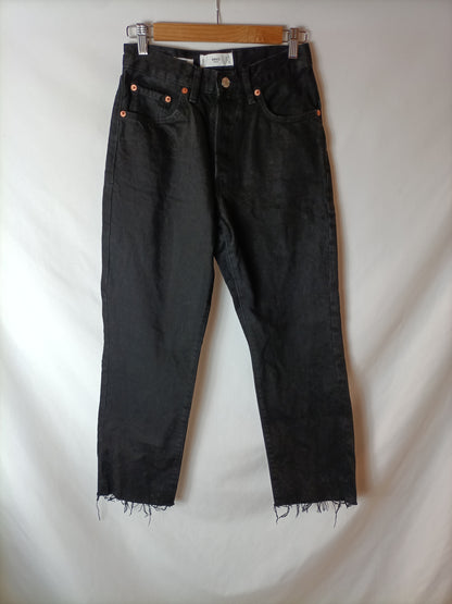 MANGO. Denim estilo Mom Fit. T.36