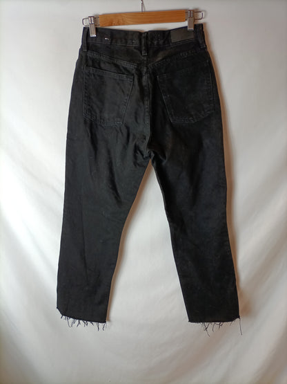 MANGO. Denim estilo Mom Fit. T.36