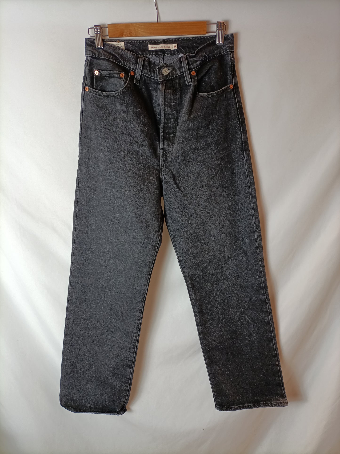LEVI´S. Denim recto abotonado. T. 38