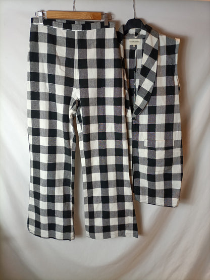 CHERUBINA. Total look  cuadros T.m