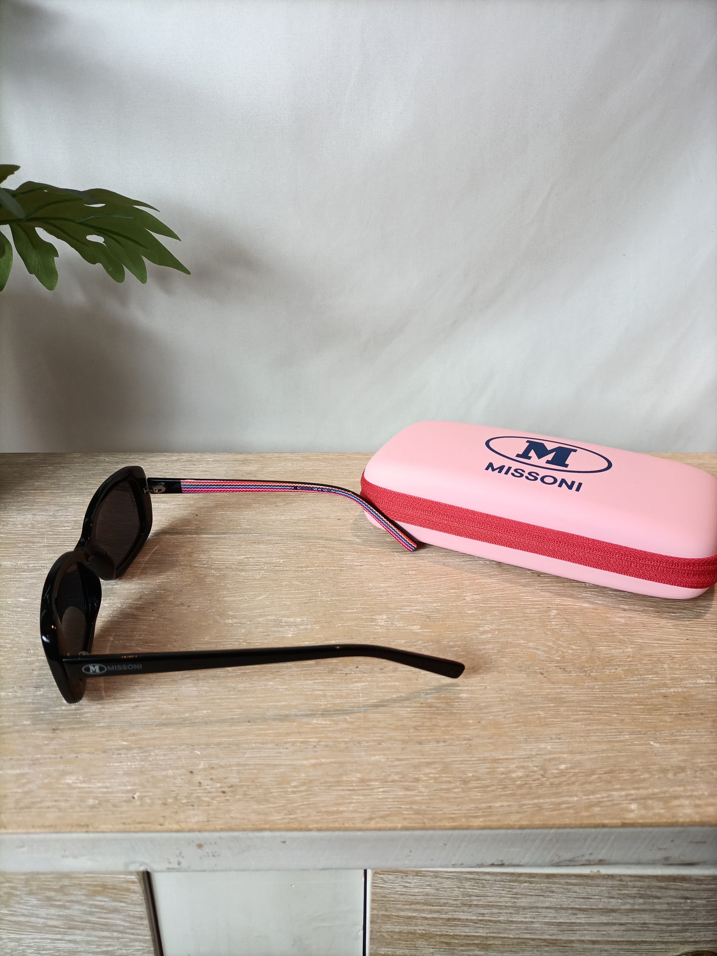 MISSONI. Gafas negras