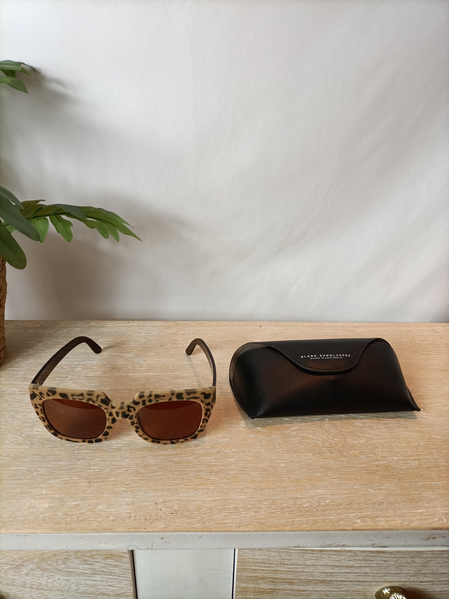 CARRIGHAN. Gafas animal print