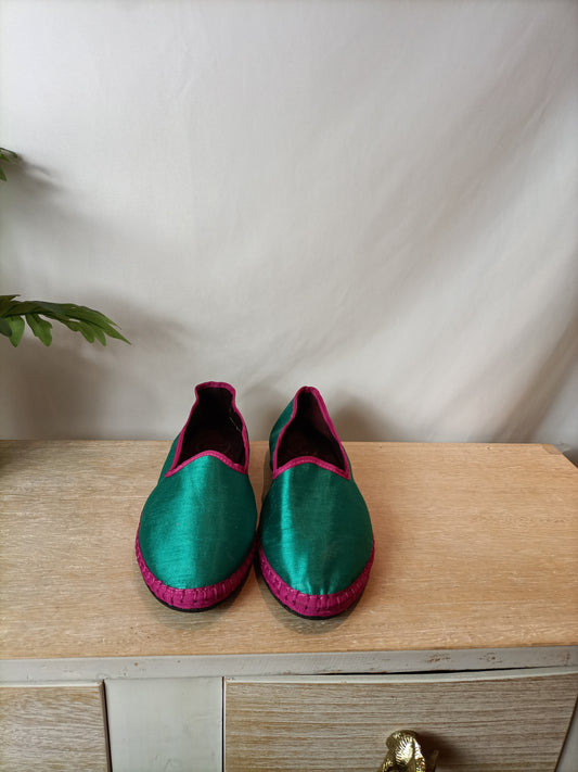 FABELUS. Slipper verdes T.40