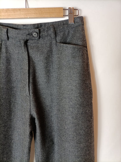 OTRAS. Pantalón recto espiga gris. T 36