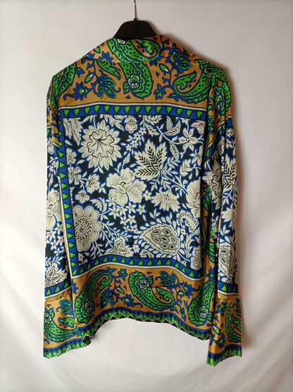 ZARA. Blusa fluida estampada T. M