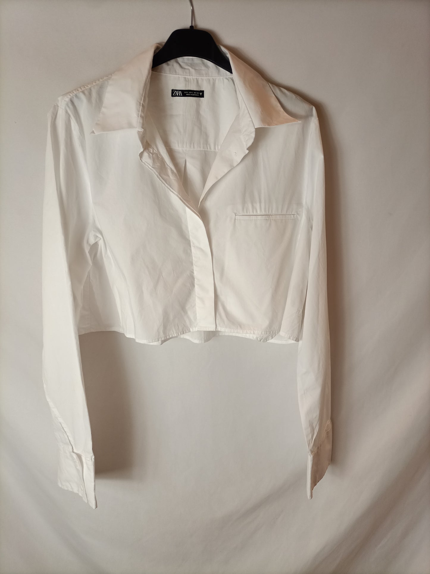 ZARA. White cropped T-shirt