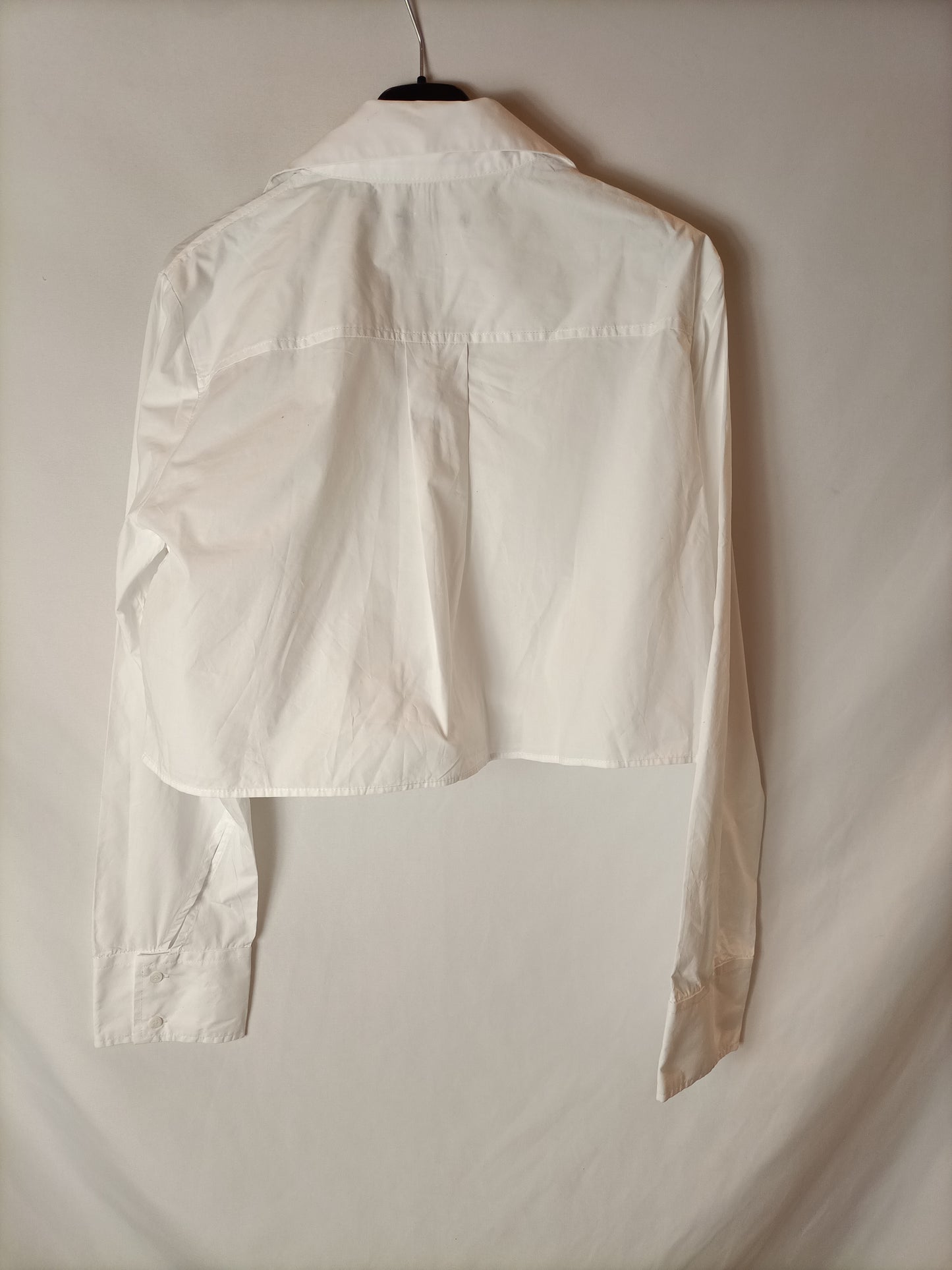 ZARA. White cropped T-shirt