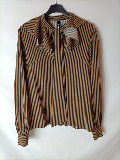 ELLI WHITE. Striped and ruffled Ts blouse