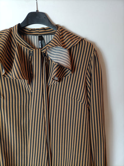 ELLI WHITE. Striped and ruffled Ts blouse