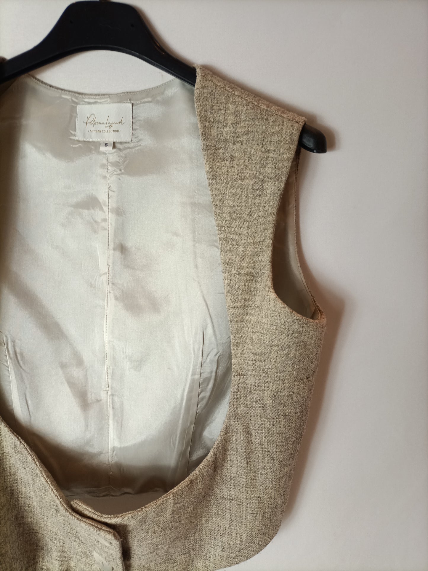 PALOMA LAJUD. Total look beige T.s