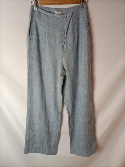 MAKSU. Total look azul hilos T.s