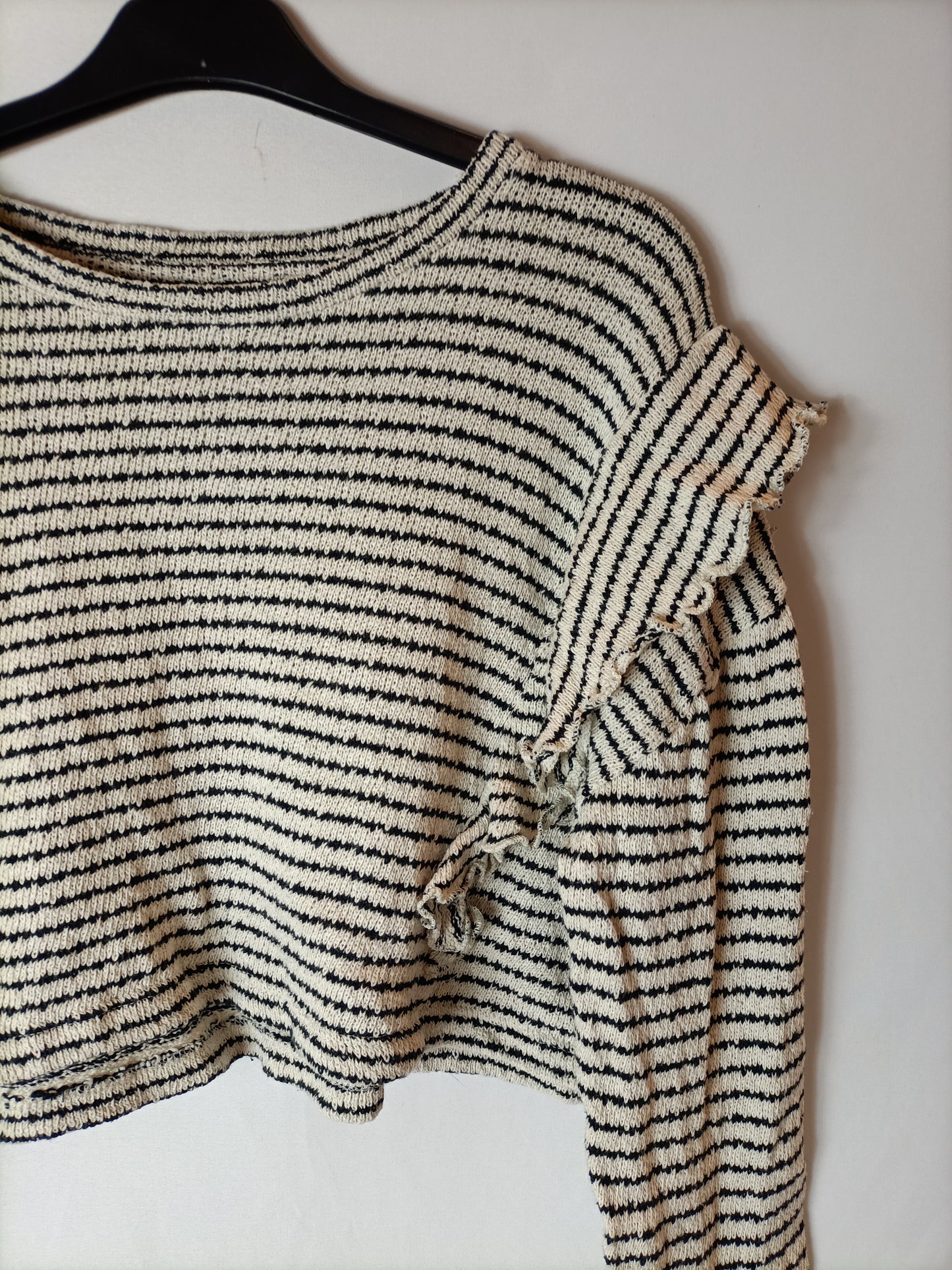 LEFTIES. Top corto rayas y volante. T XS