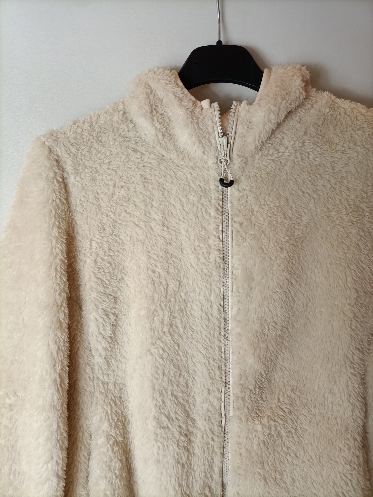 LEFTIES. Beige fur jacket with hood. TM