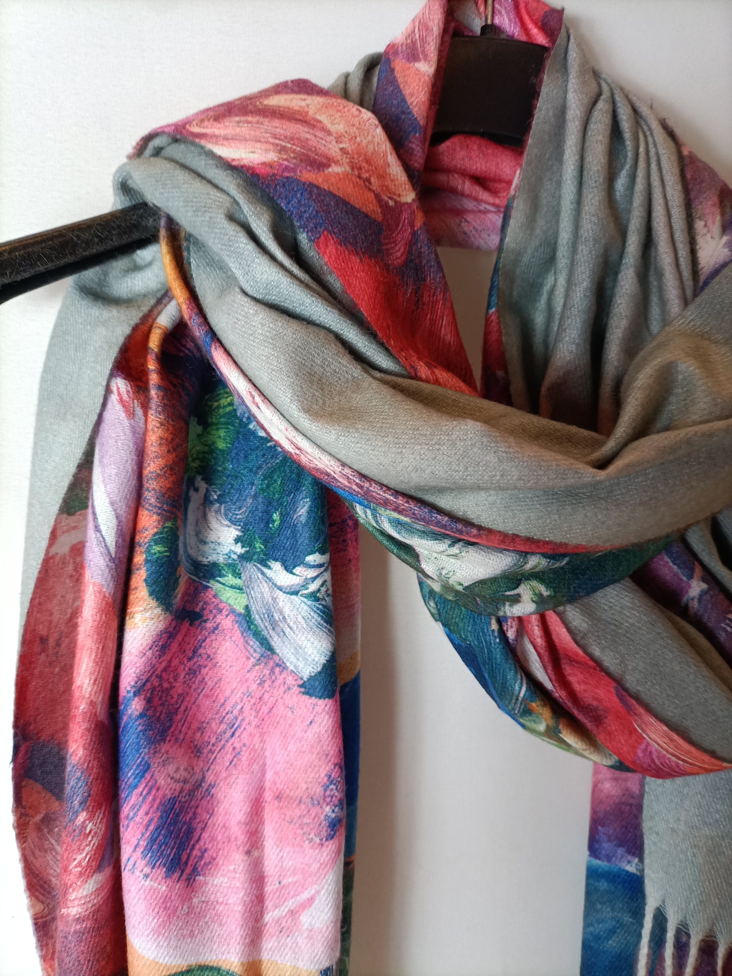 OTRAS. Bufanda cashmere estampada