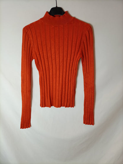 STRAVIDARIUS. Top canalé naranjas T.s