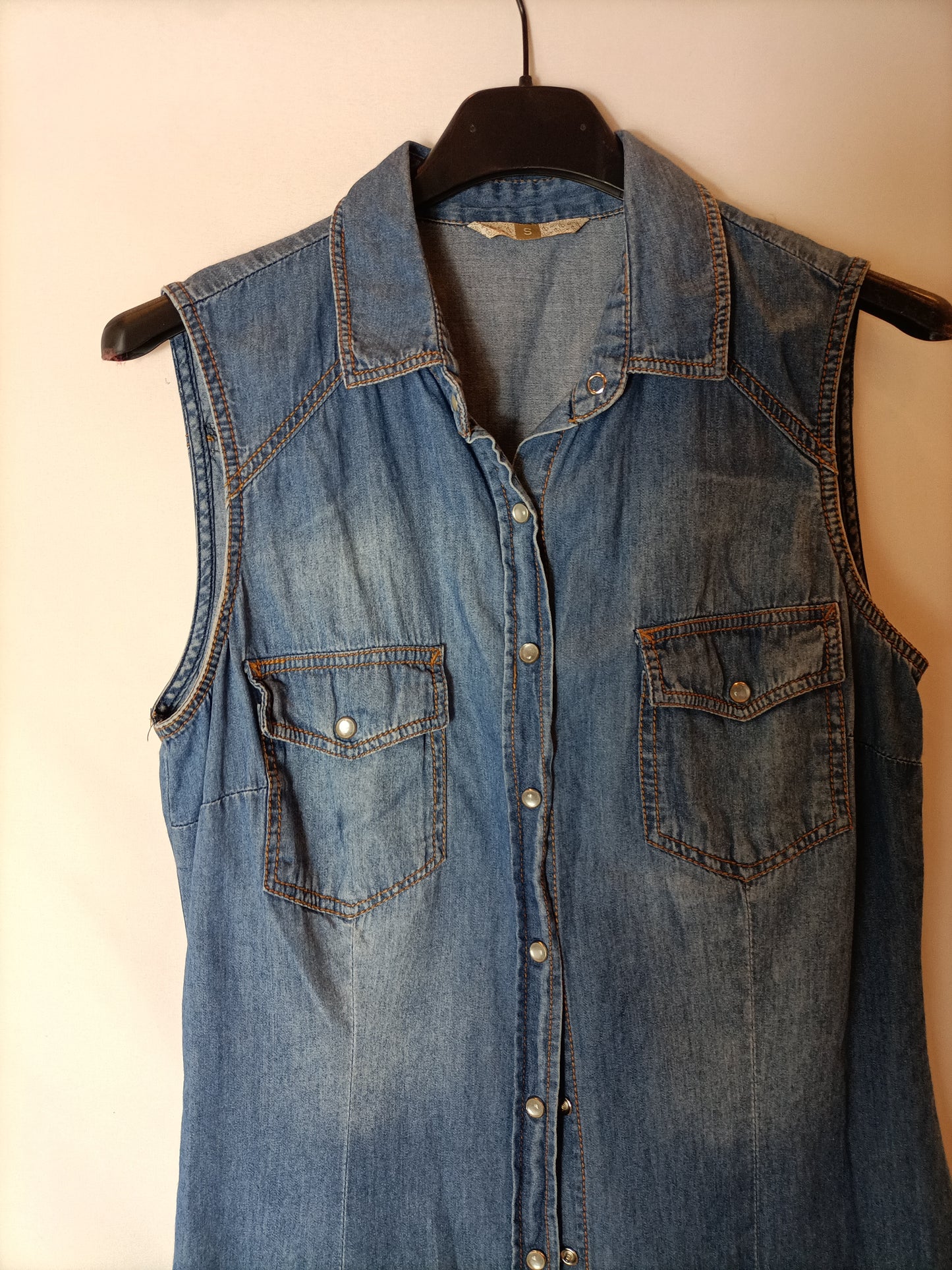 OTRAS. Camisa denim sin mangas T.s