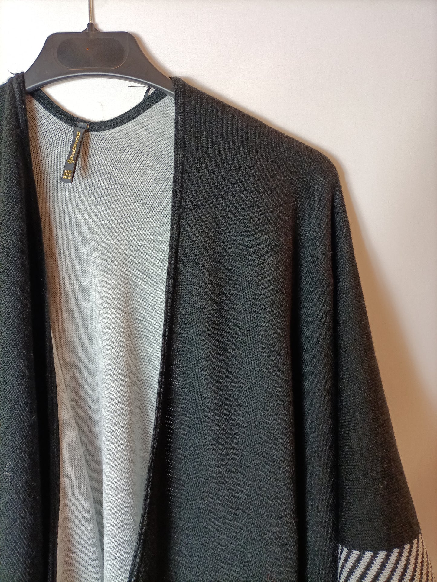 STRADIVARIUS. Cárdigan estilo poncho T.m