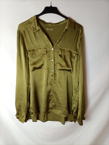 SYSTEMACTIO. Blusa verde satinada T.s