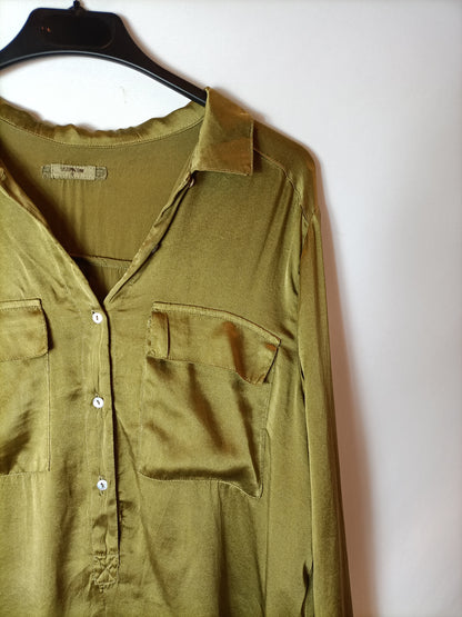 SYSTEMACTIO. Blusa verde satinada T.s