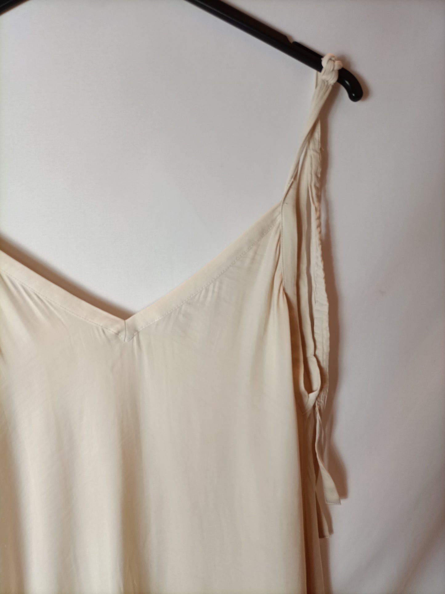 ZARA. Top beige fluido T.m