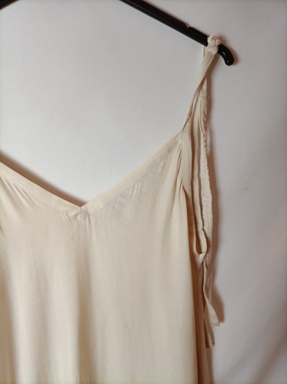 ZARA. Top beige fluido T.m
