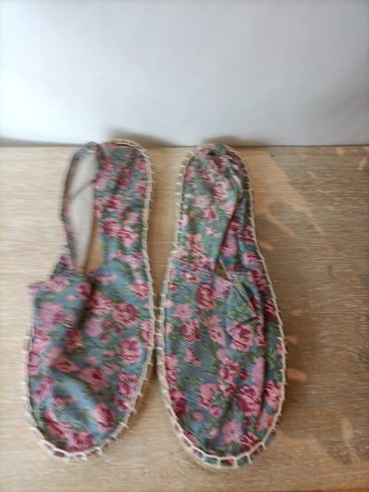 OTRAS. Alpargatas flores T.39