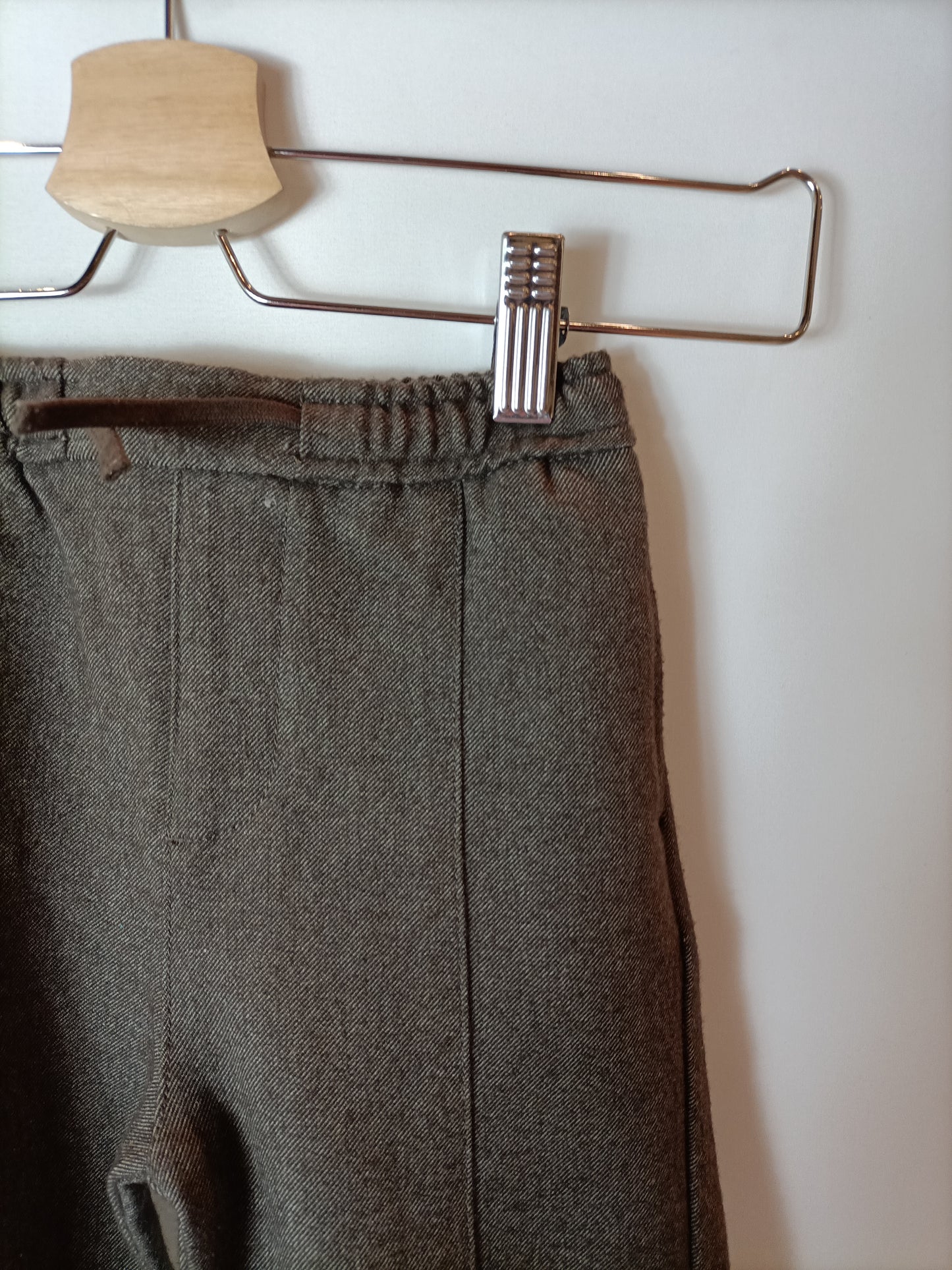 ZARA. Brown textured trousers. Size 18-24 m