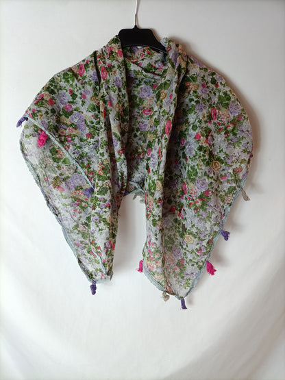 DAY A DAY. Pañuelo borlas estampado.