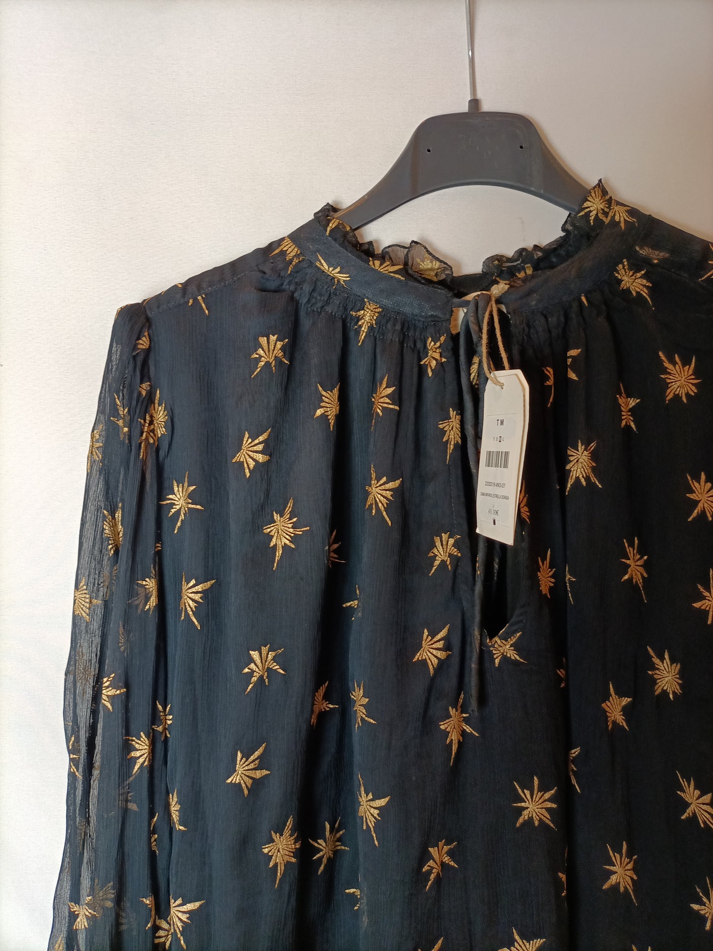 NICOLÍ. Blusa negra estampada T.m